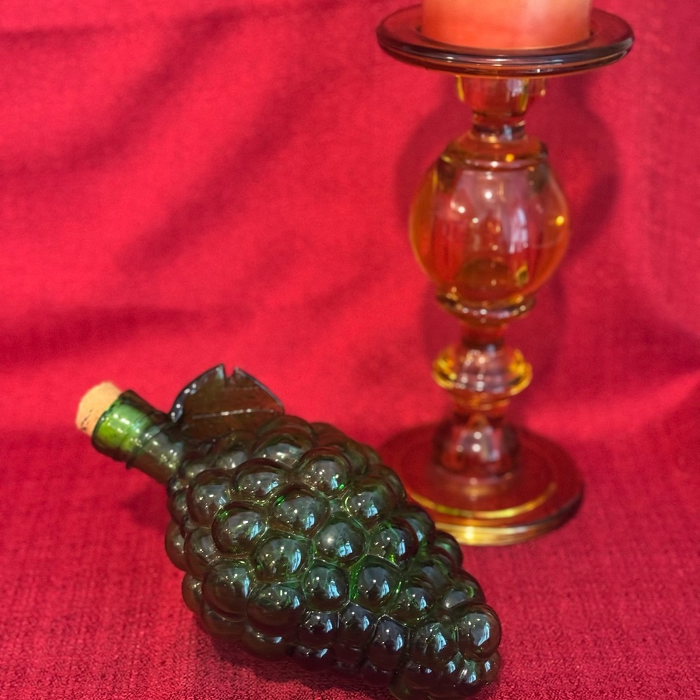Emploi Italian Glass Grape Cluster Pattern - Picture 3 of 3